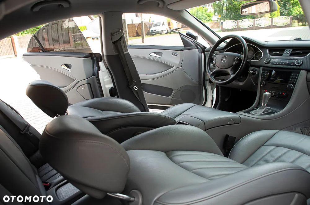 Mercedes-Benz CLS 500 - 23