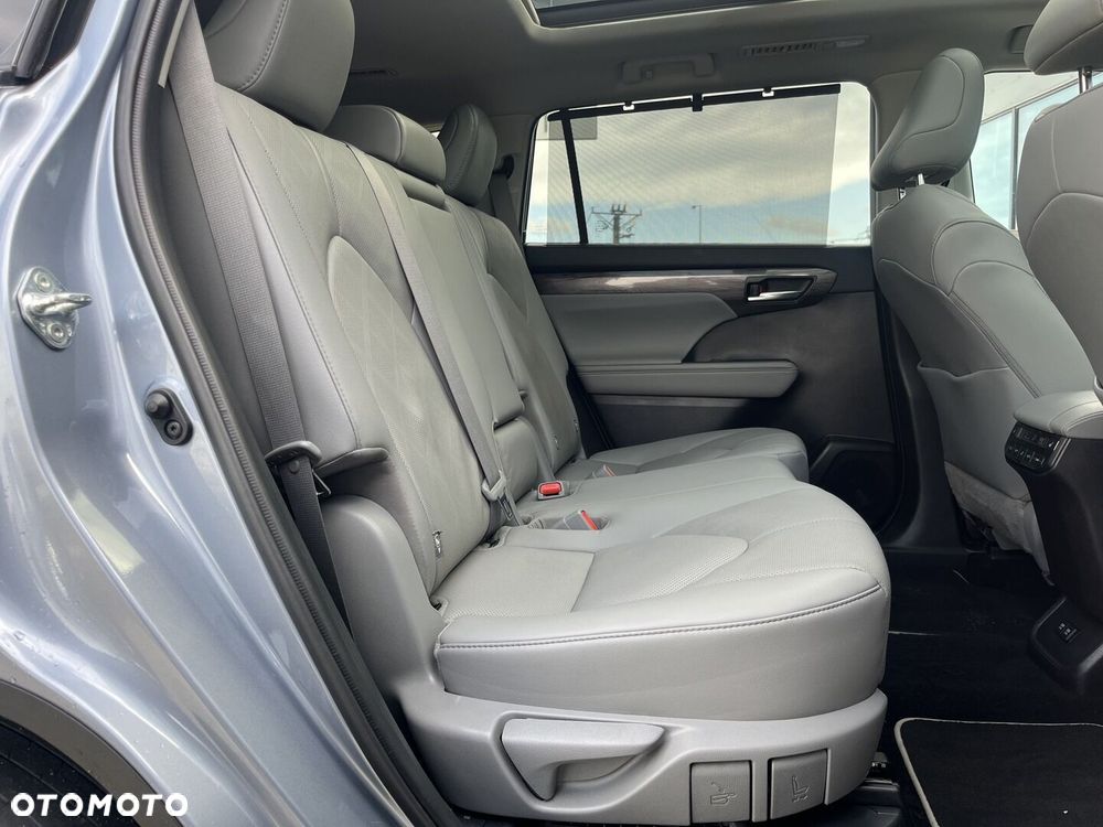 Toyota Highlander - 16