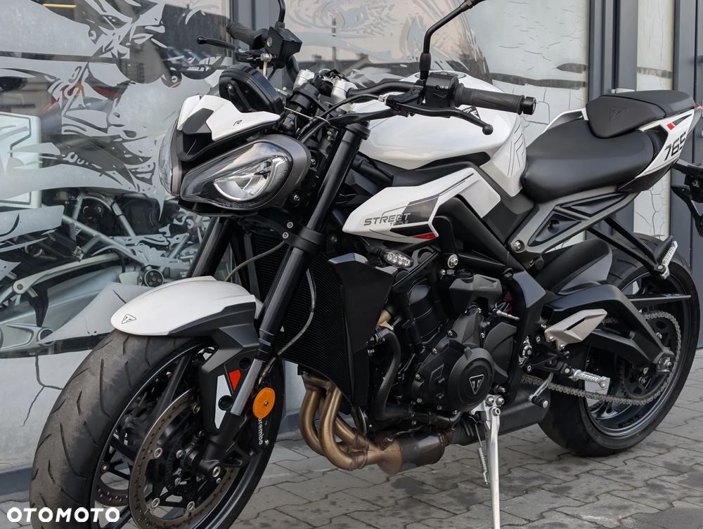Triumph Street Triple - 1