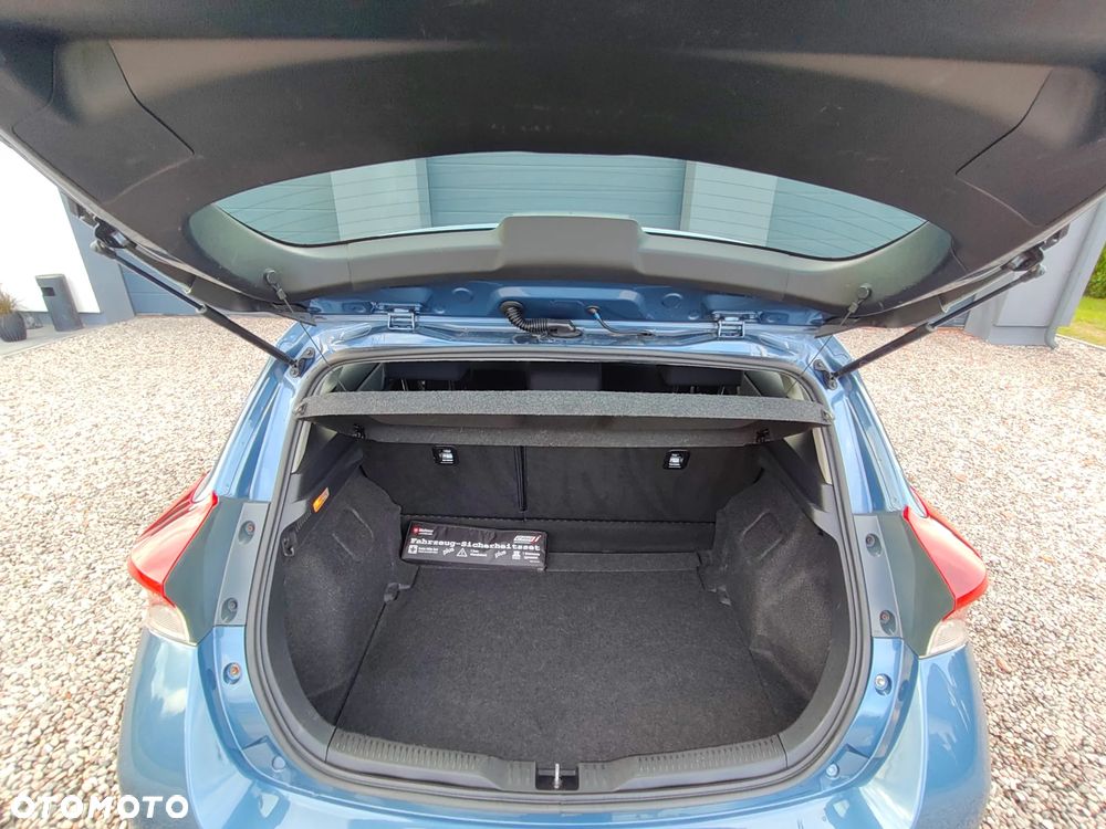 Toyota Auris 1.33 Dual-VVT-i - 16