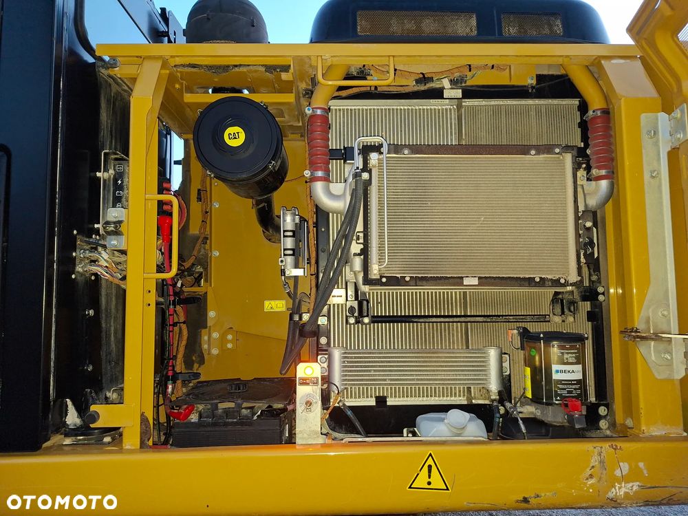 Caterpillar CAT 323 FL - 18