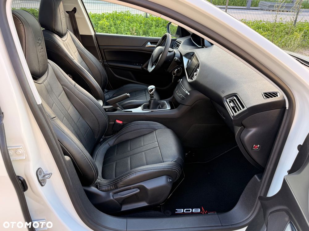 Peugeot 308 1.6 BlueHDi Allure S&S - 21