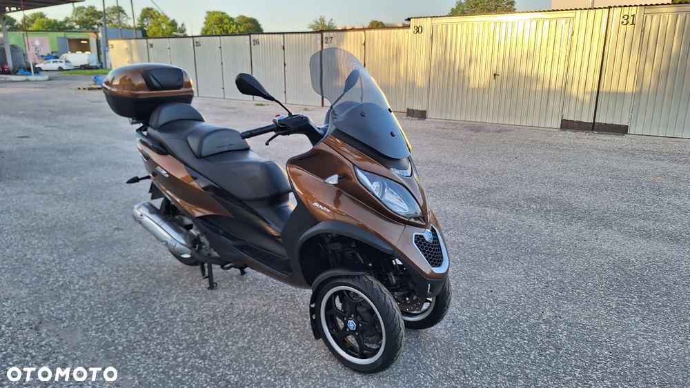 Piaggio MP-3 - 16
