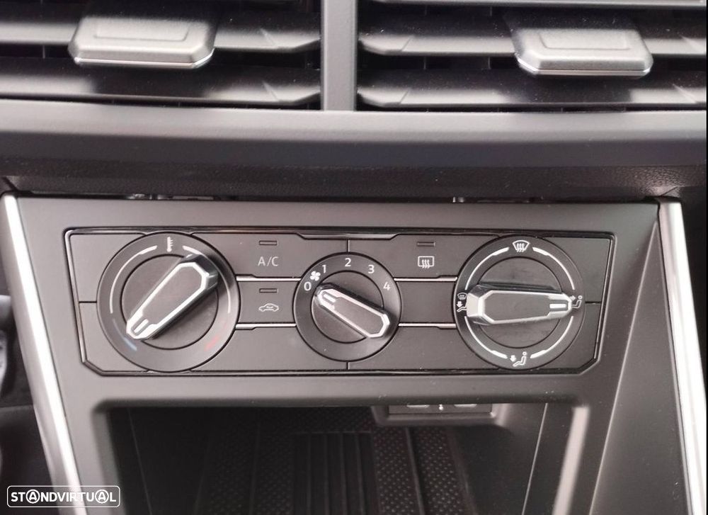 VW Taigo 1.0 TSI Urban DSG - 13