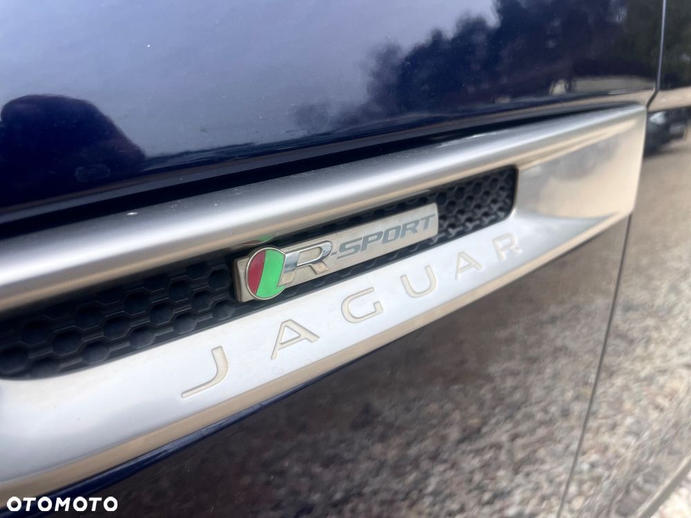 Jaguar F-Pace 25t AWD R-Sport - 36