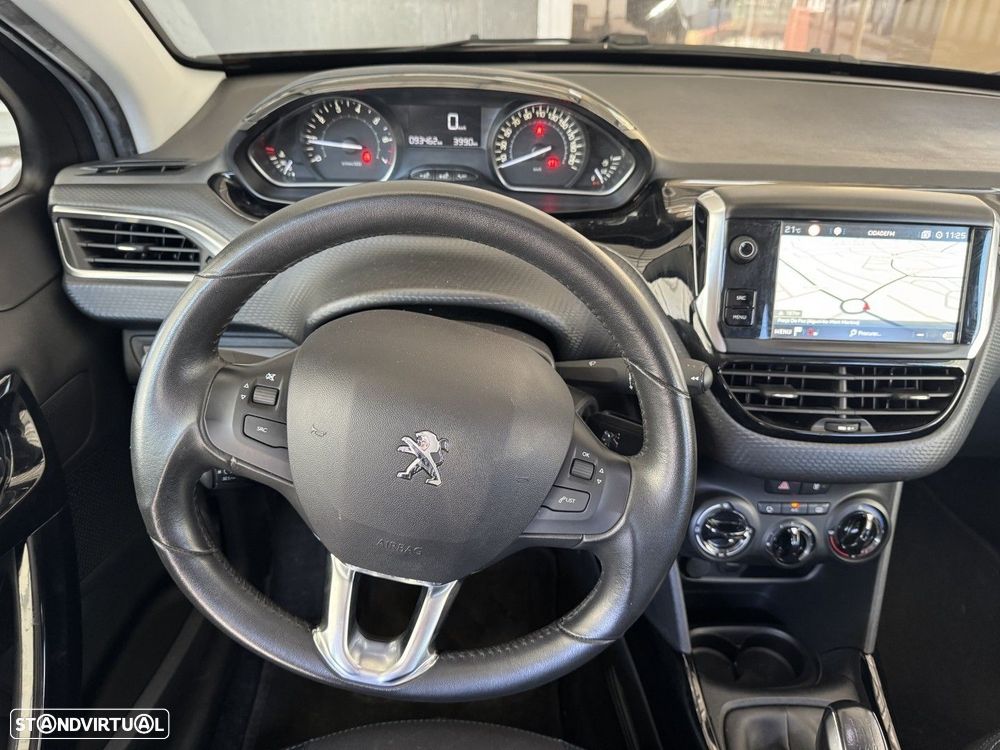 Peugeot 2008 1.2 PureTech Style - 13