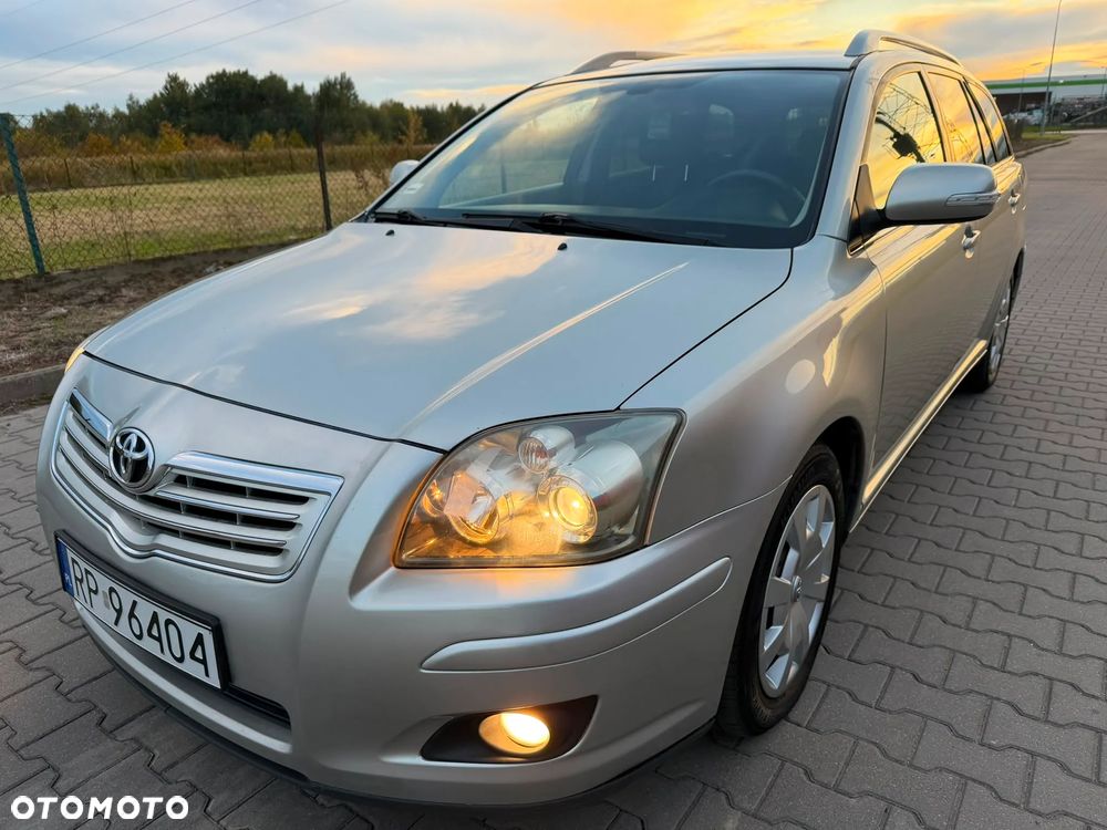 Toyota Avensis 2.0 D-4D Premium - 2