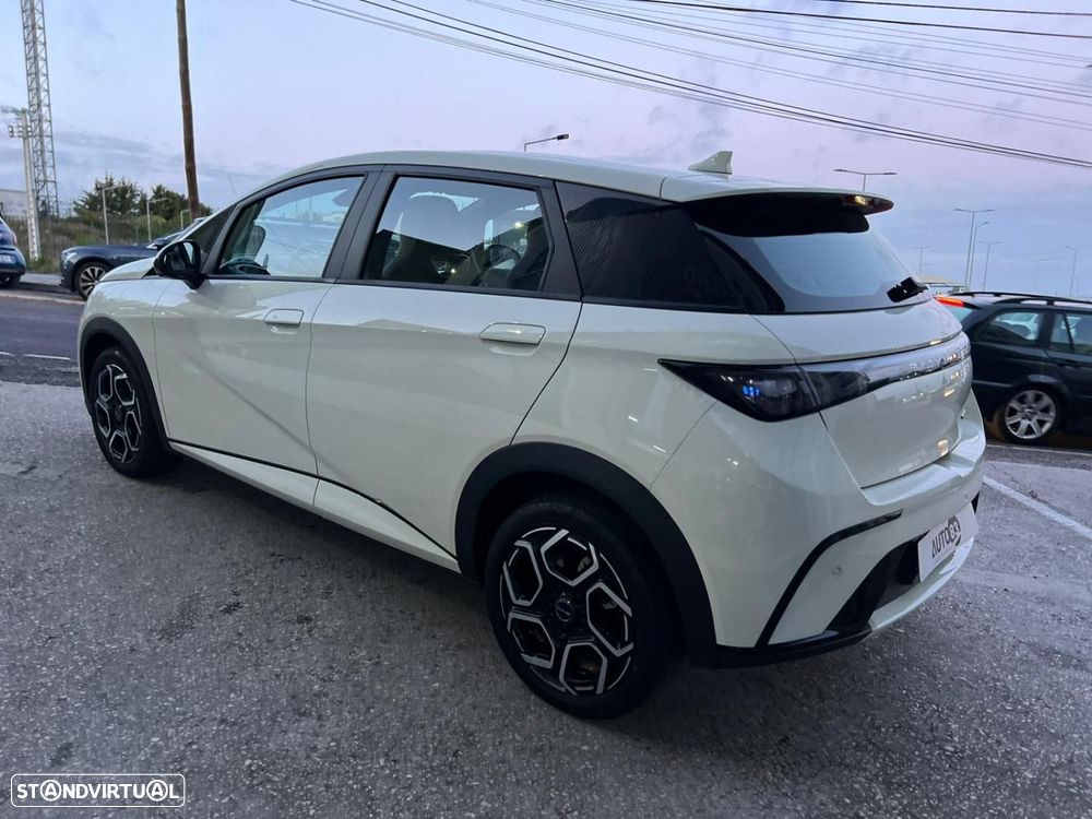 BYD Dolphin 60.4 kWh Design - 4