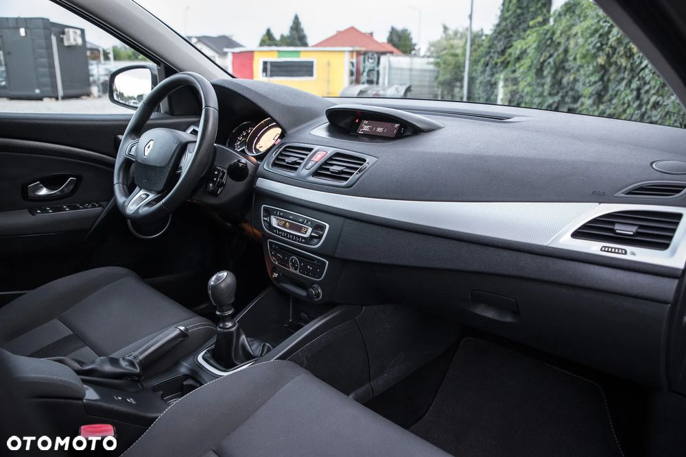 Renault Megane TCe 180 Dynamique - 32