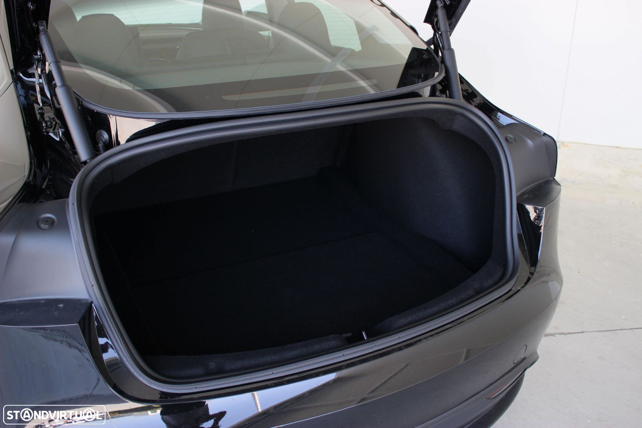 Tesla Model 3 - 11