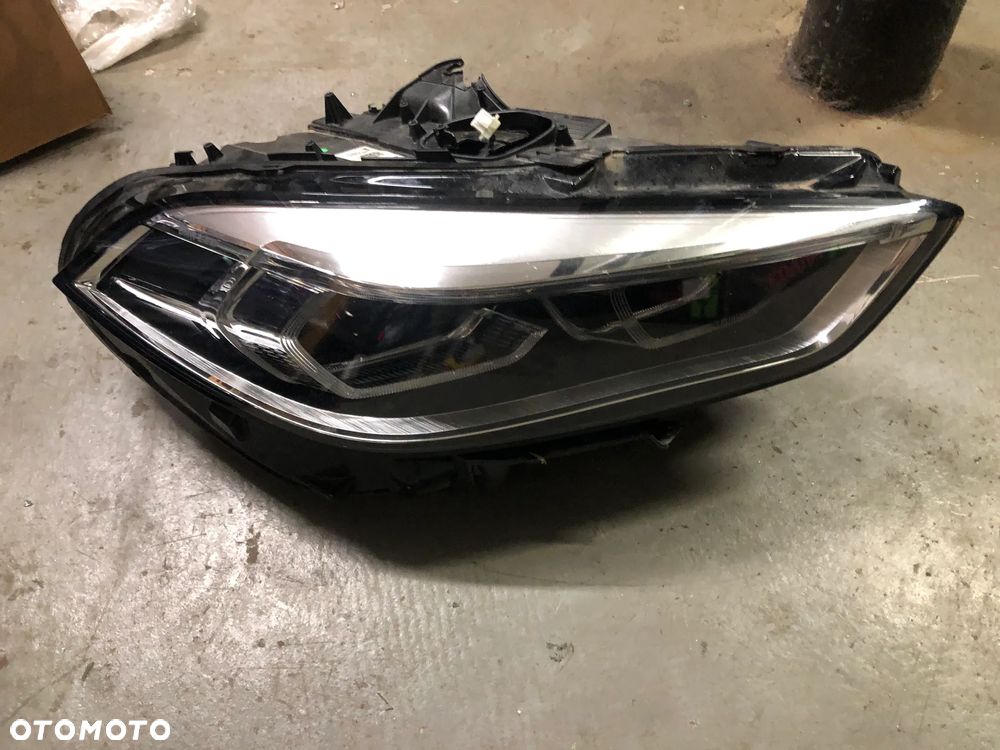 Lampa prawa LED BMW 1 F40 5A1E056 - 2