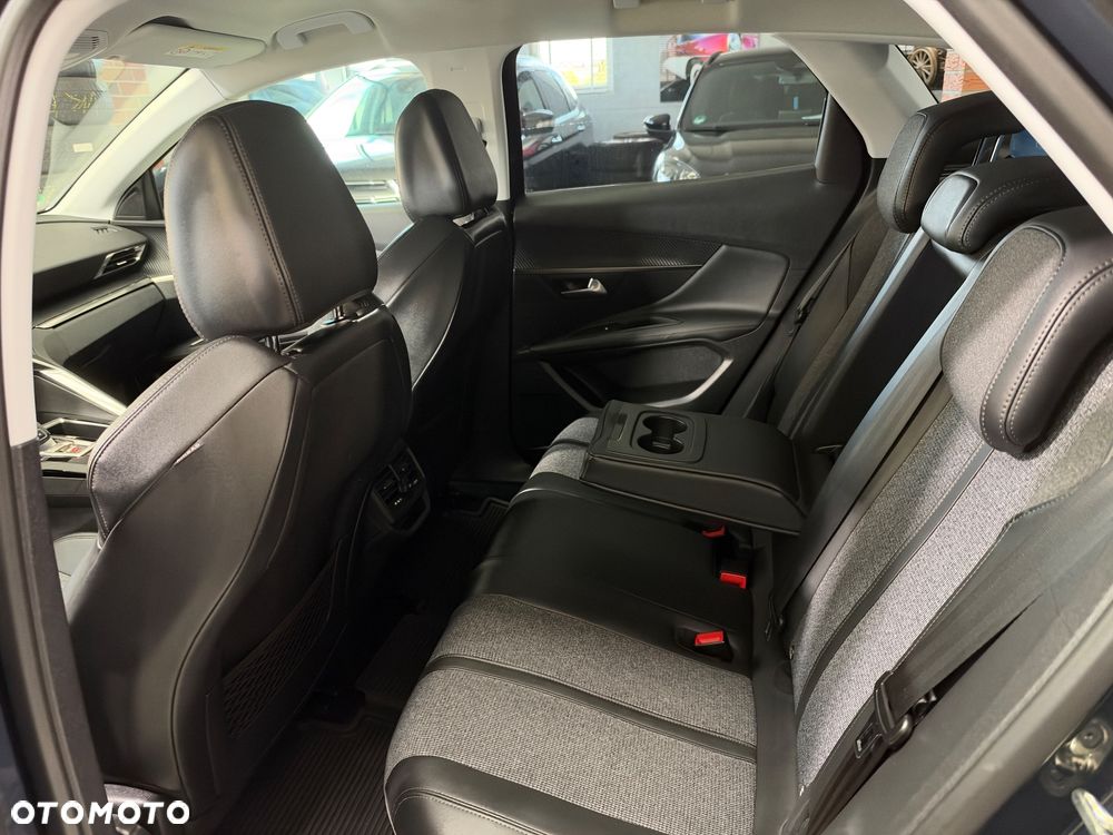 Peugeot 3008 BlueHDi 130 Stop & Start EAT8 Allure - 17