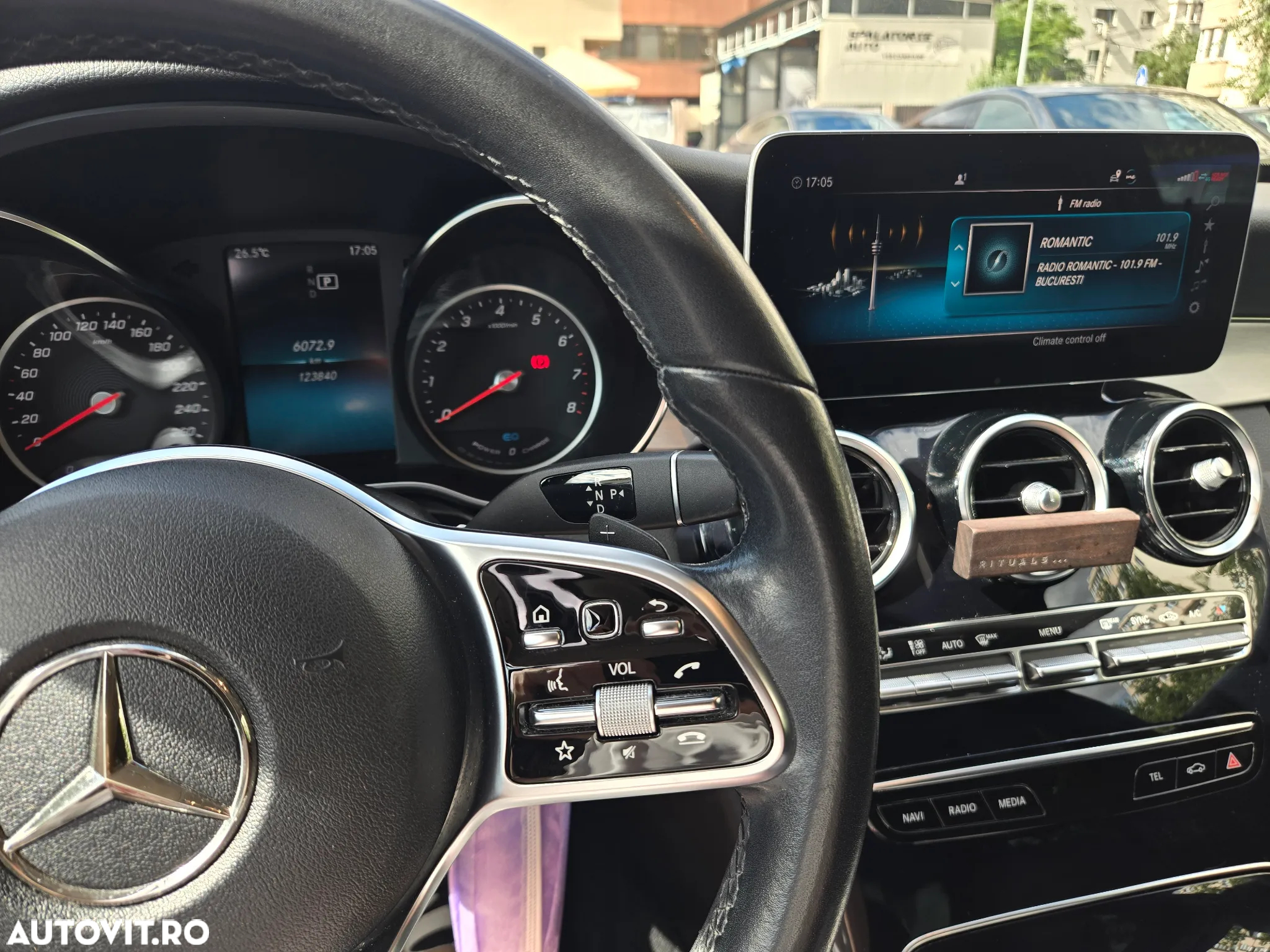 Mercedes-Benz C 200 4MATIC Aut. - 12