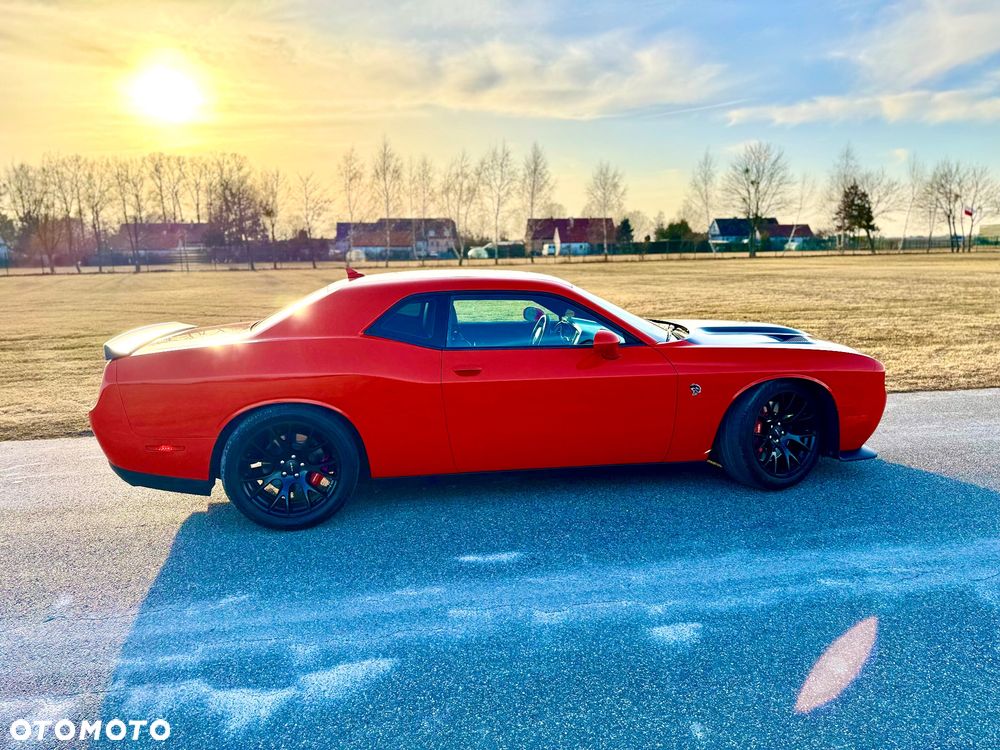 Dodge Challenger - 4
