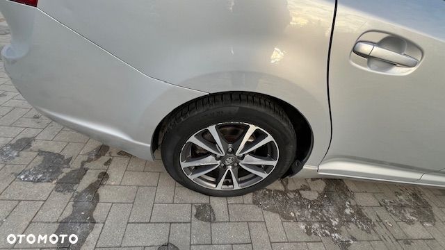 Toyota Avensis - 11