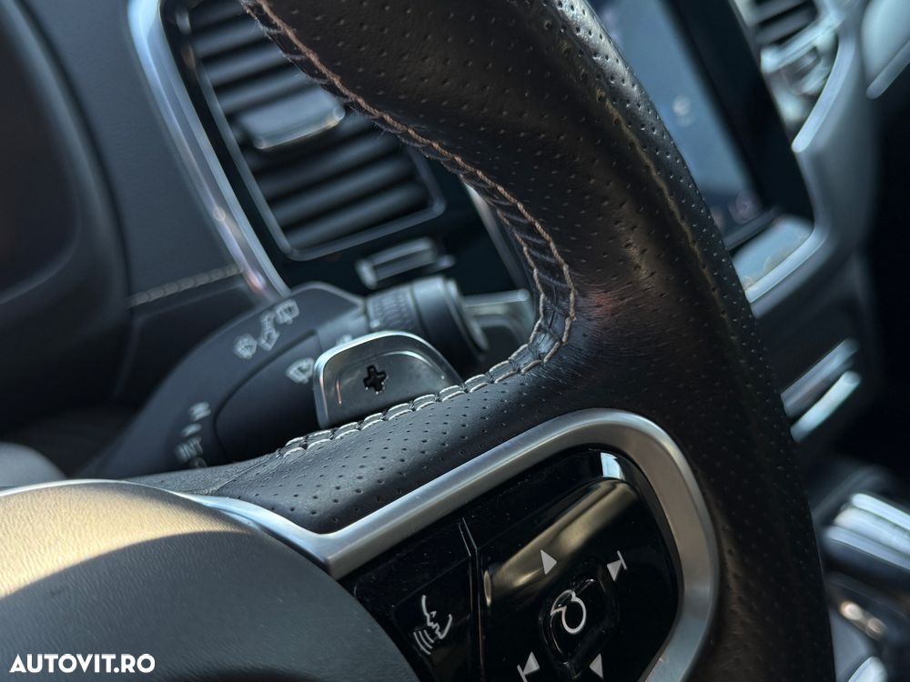 Volvo XC 90 D5 AWD Geartronic RDesign - 16