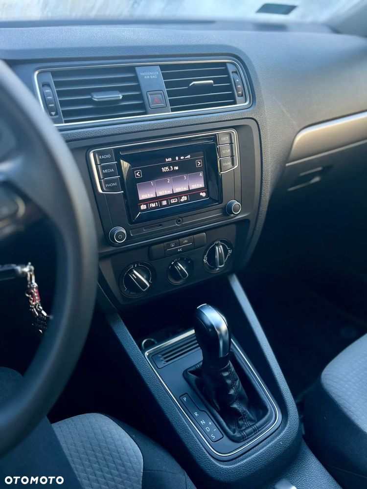 Volkswagen Jetta - 17