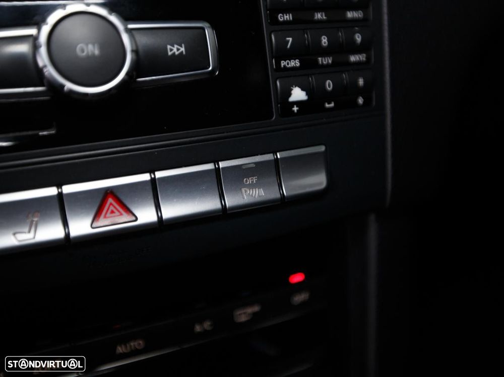 Mercedes-Benz E 300 Bluetec Hybrid Avantgarde - 20