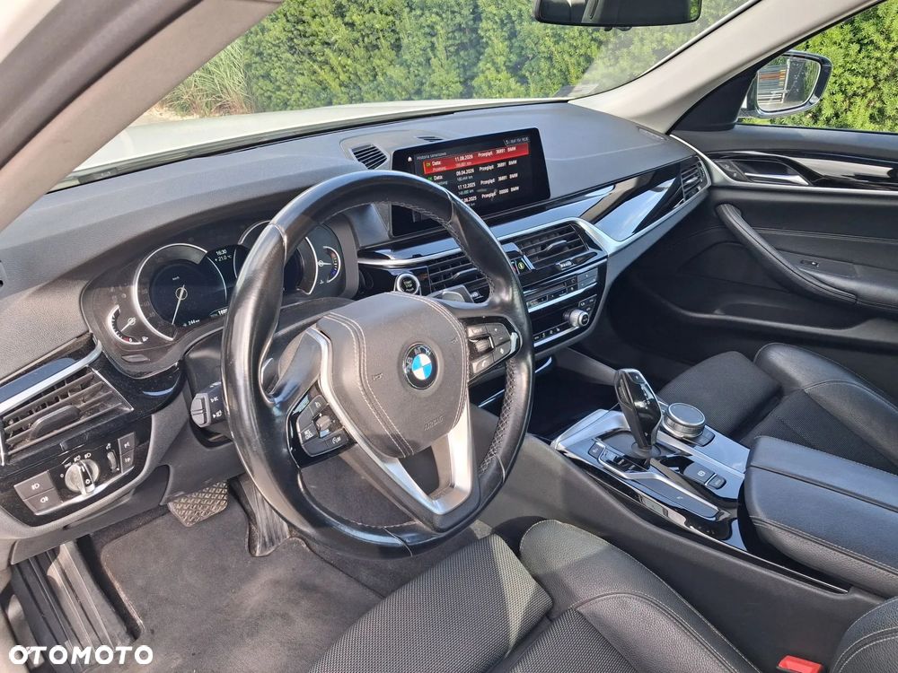BMW Seria 5 530i xDrive Sport Line sport - 13