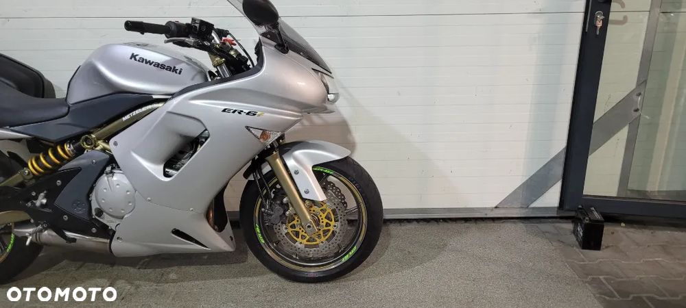 Kawasaki ER - 8
