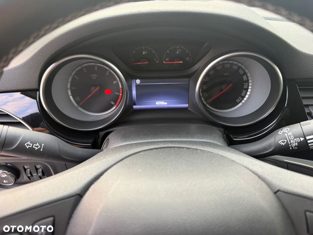 Opel Astra 1.4 T Enjoy S&S - 11