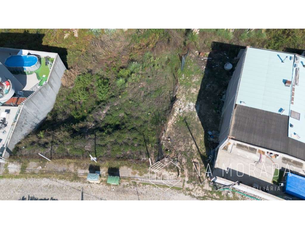 Terreno urbano para construção moradia de Cave + R/C + 1º – pohled 3