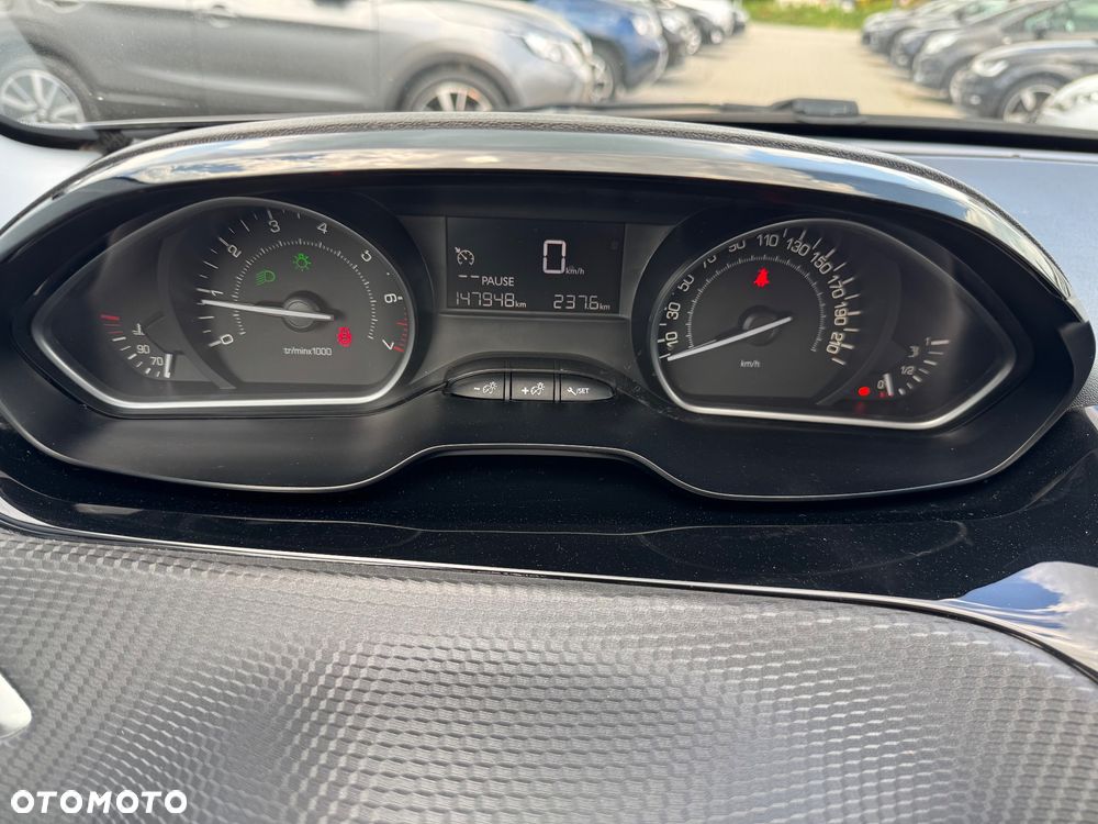 Peugeot 2008 1.2 Pure Tech Style - 21