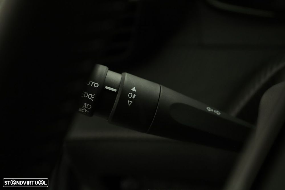 Peugeot 2008 1.2 PureTech Allure - 17