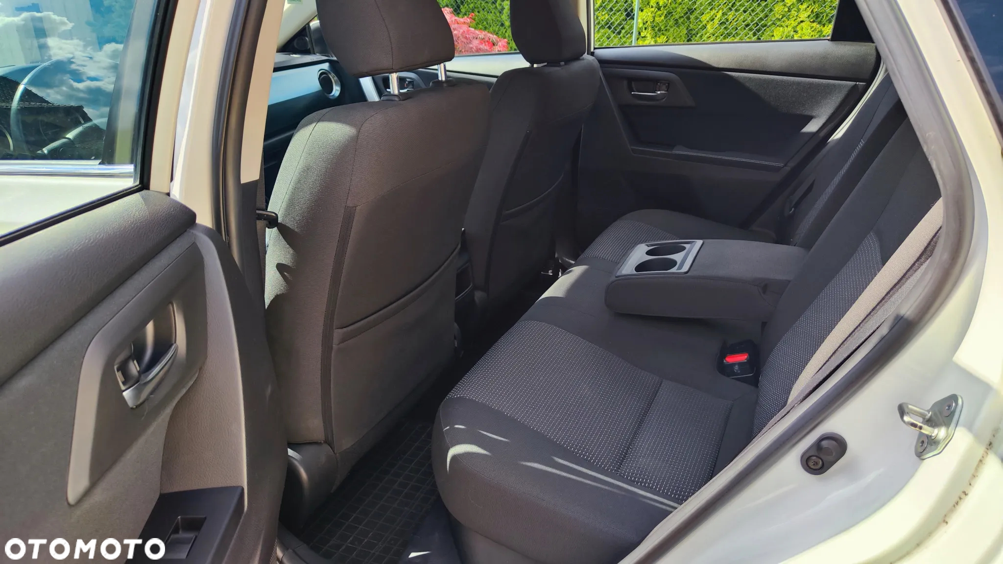 Toyota Auris 1.8 Hybrid Executive - 11
