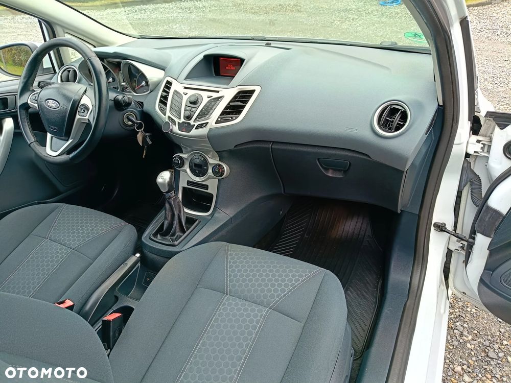 Ford Fiesta - 18