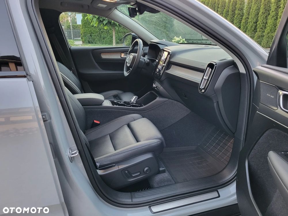 Volvo XC 40 B5 AWD Ultimate Dark - 28