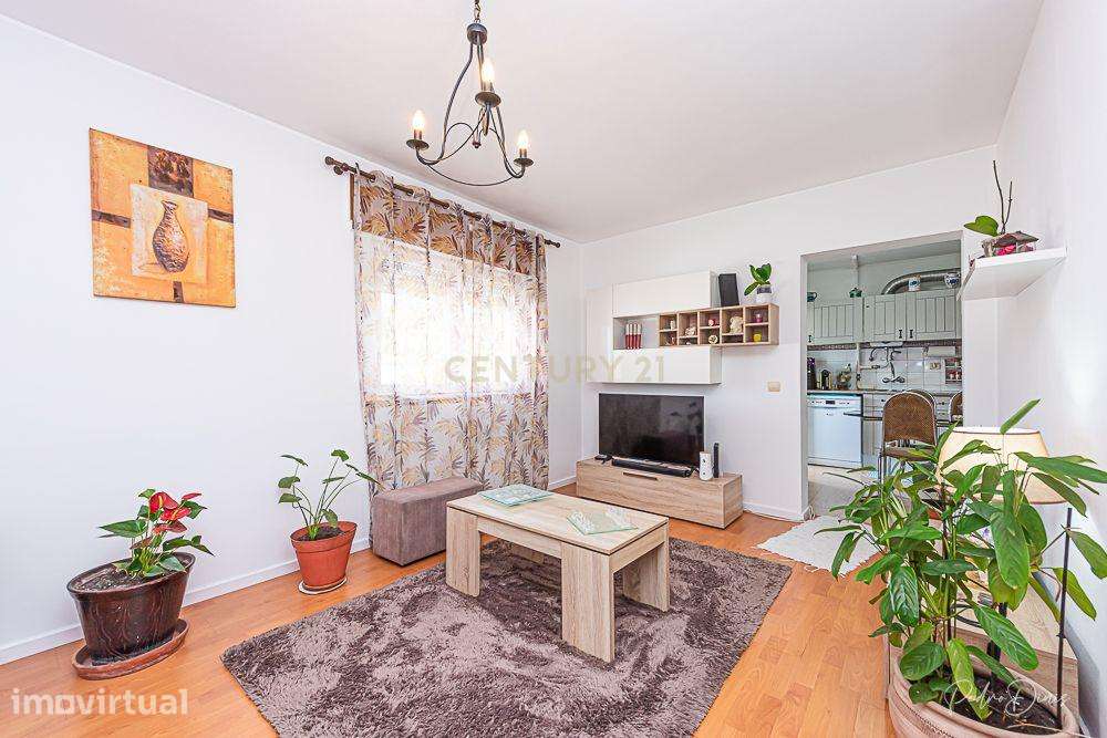 Apartamento de 4 assoalhadas c/ Varanda ESTADO IMACULADO! - Grande imagem: 3/28