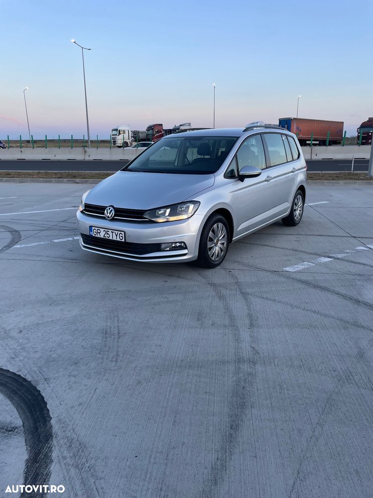 Volkswagen Touran ver-1-6-tdi-scr-bluemotion-technology-dsg-sound - 1