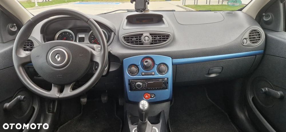 Renault Clio 1.2 16V 75 Dynamique - 11