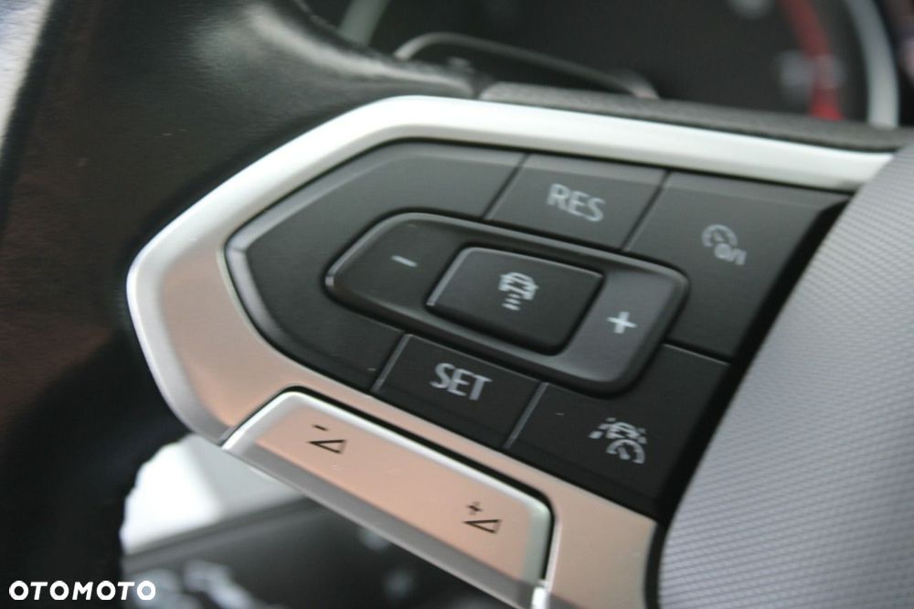 Volkswagen Passat - 20