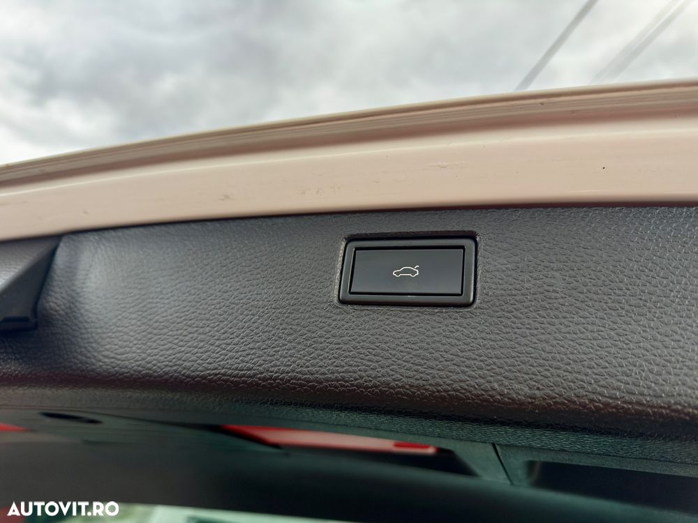 Volkswagen Passat Variant 2.0 TDI BlueMotion Technology Exclusive - 14
