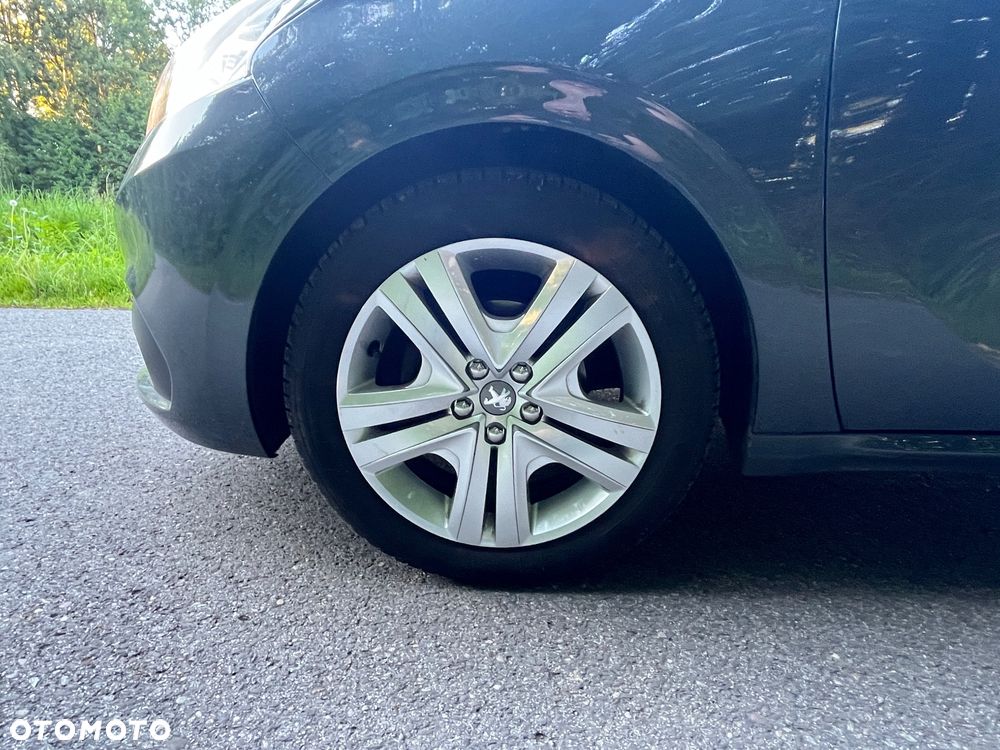 Peugeot 208 - 16