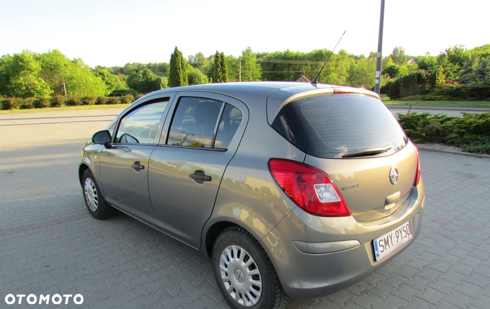 Opel Corsa 1.2 16V Cosmo - 6