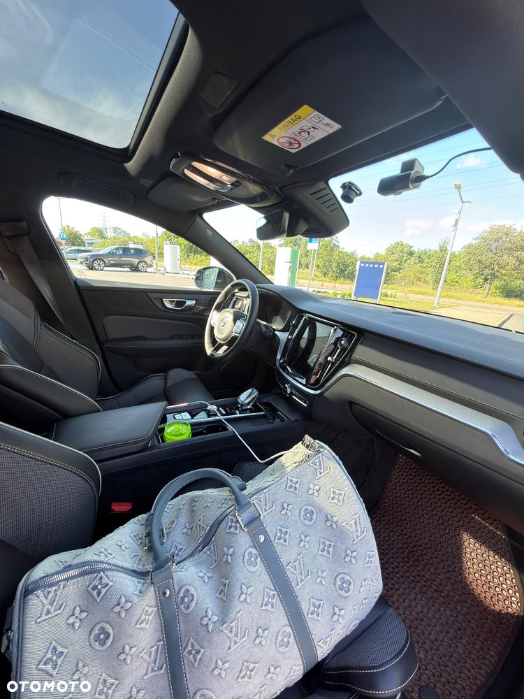 Volvo S60 B5 B AWD Plus Dark - 11
