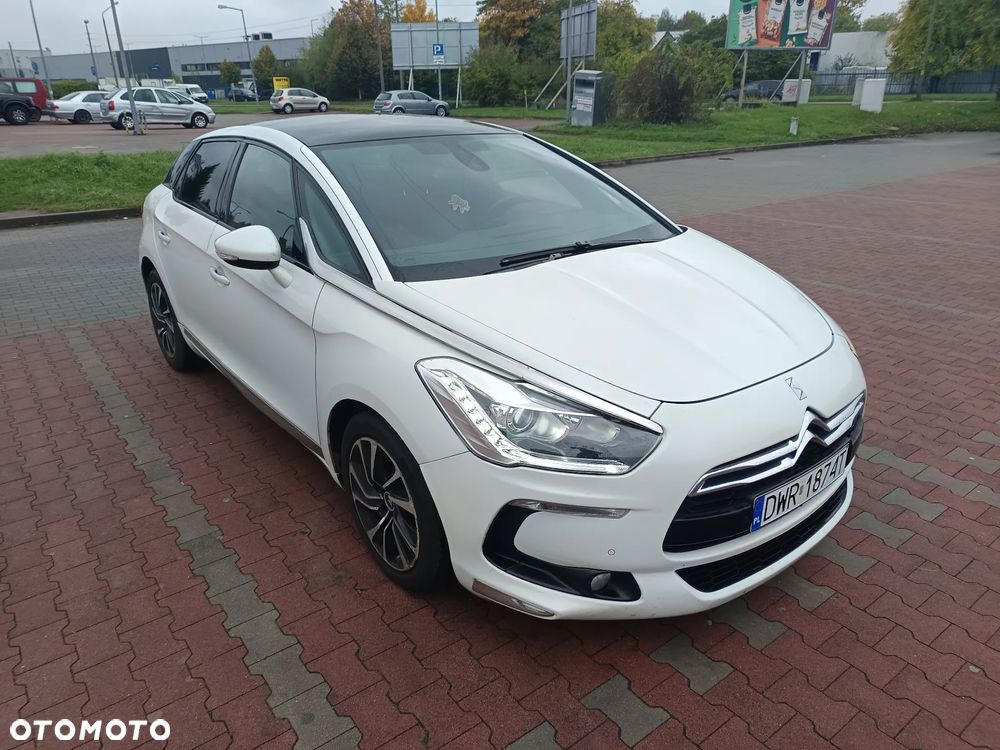 Citroën DS5 e-HDi 115 EGS6 SoChic - 1