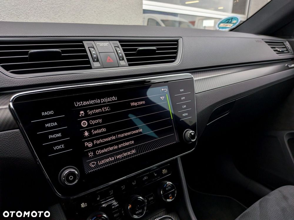 Skoda Superb 2.0 TDI SCR Sportline DSG - 30