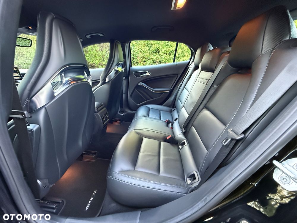 Mercedes-Benz GLA 45 AMG 4-Matic - 17