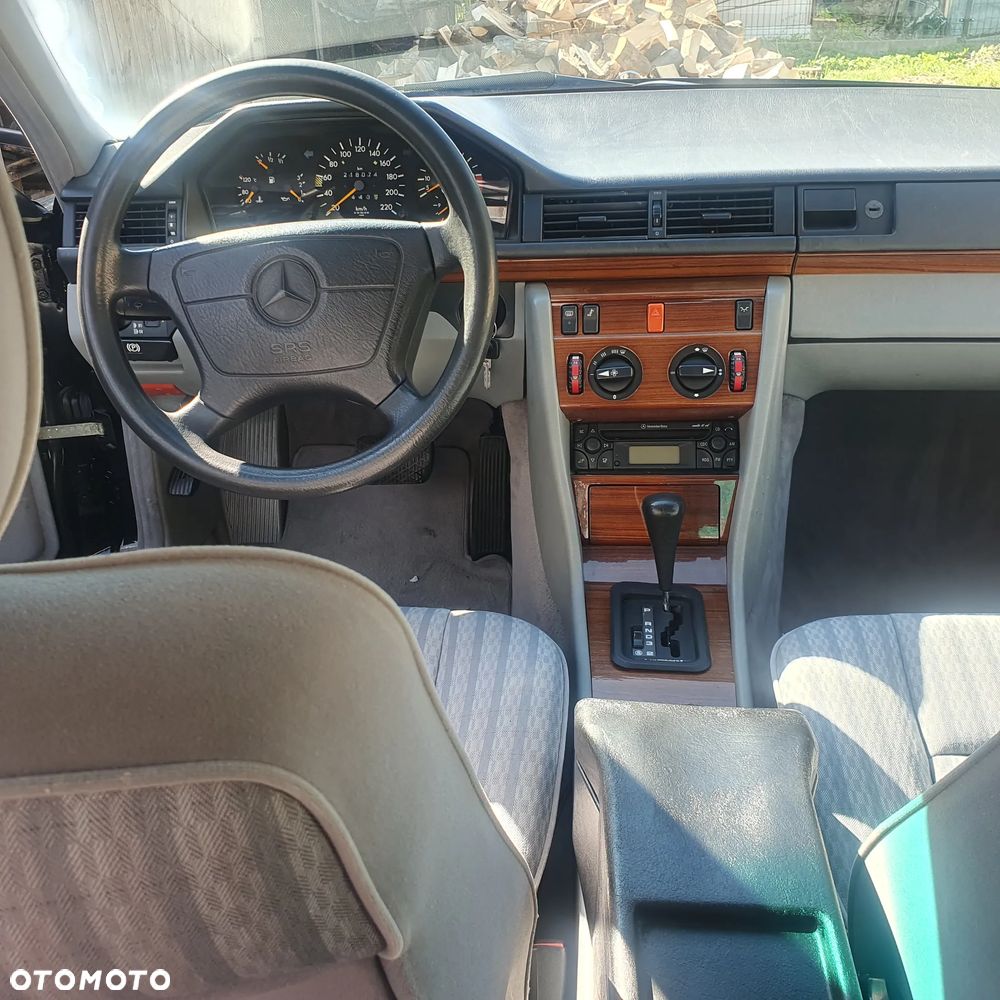 Mercedes-Benz W124 (1984-1993) - 12