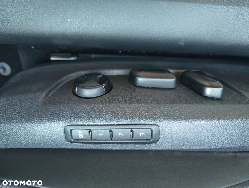 Skoda Superb 2.0 TDI DSG Premium Edition - 33