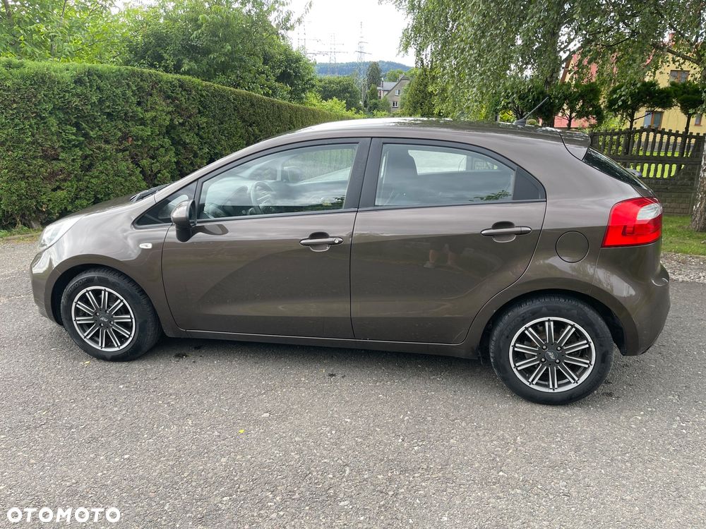 Kia Rio 1.2 Attract - 8