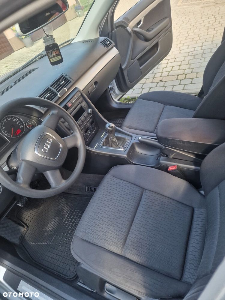 Audi A4 Avant - 7