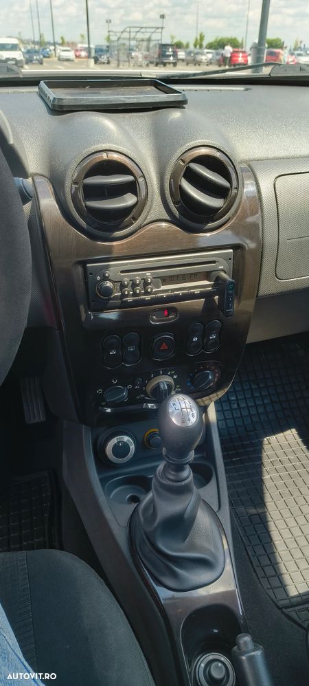 Dacia Duster 1.6 4x4 Laureate - 9