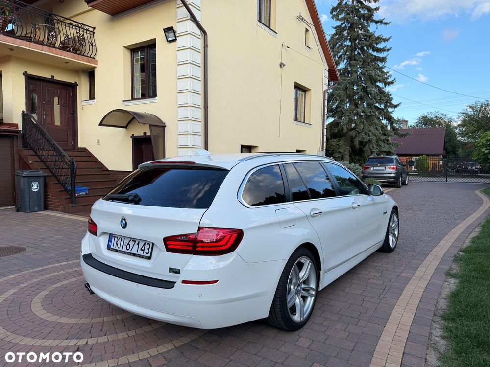 BMW Seria 5 525d Luxury Line - 8
