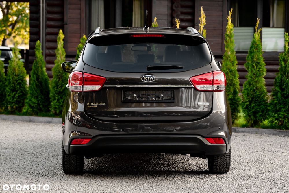 Kia Carens 1.7 CRDi L 7os - 12