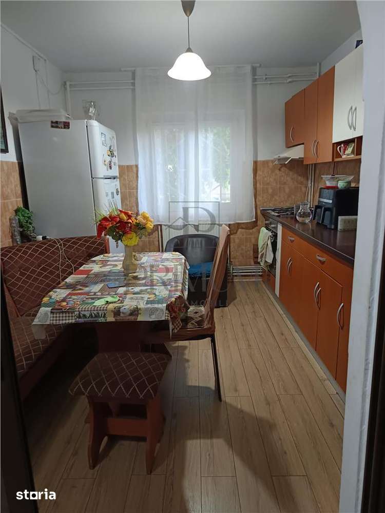 SOARELUI - PARTER INALT - 3 CAMERE - 2 BAI - CENTRALA PROPRIE - BALCON — fotografia 1